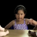 Experimento con muñecos sugiere racismo en niños mexicanos