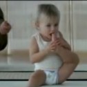 Video: Un bebé como maestro de yoga
