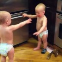 Una charla entre bebés, todo un éxito en Youtube