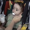 Video: Un niño saborea su yogurt con gran emoción