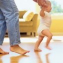 ¿Por qué los bebés caminan en puntas?