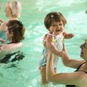 La matronatación es una excelente pasatiempo para madres y bebés.