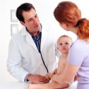El pediatra debe mantener buenas relaciones con los padres para brindar una atención garantizada